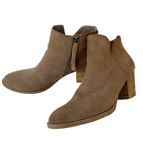 Dolce Vita Janie Perforated Bootie in Taupe Suede Leather Size 9.5 - Picture 6 of 12